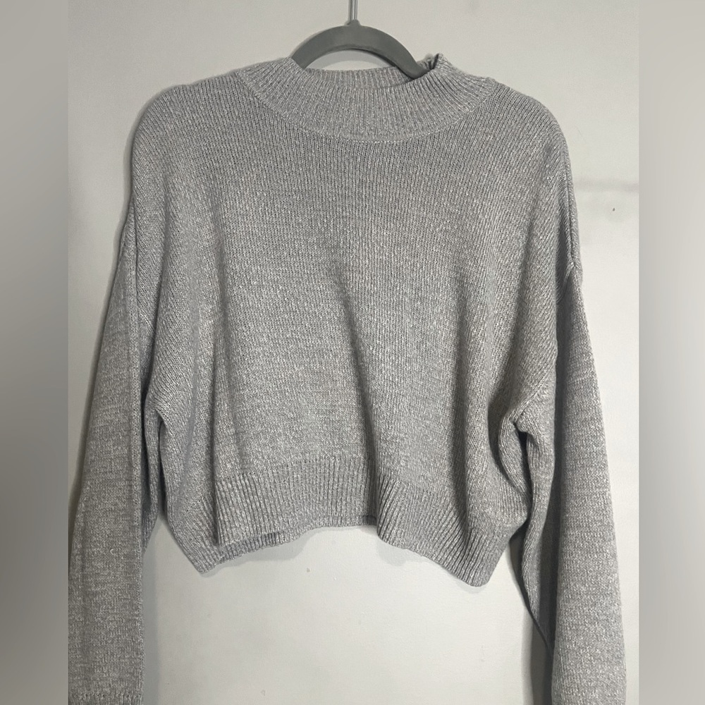 Divided Balloon Sleeves Cropped Sweater - Picture 2 of 5